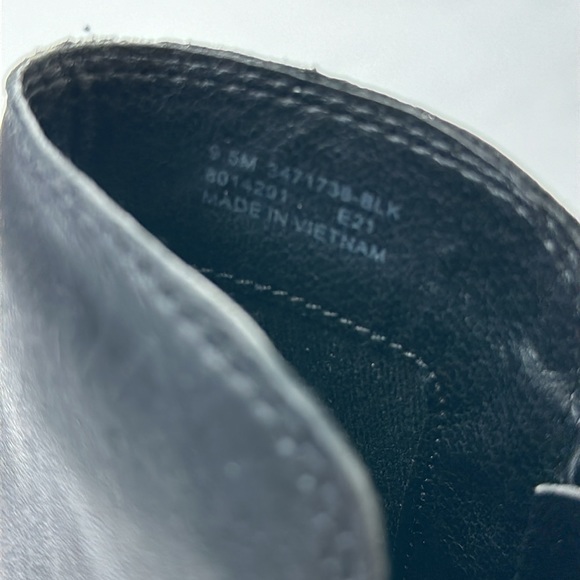 Frye Leather Bootie. Black. Working Zipper on Both Sides of Boot. Sz 9.5. - Picture 8 of 16